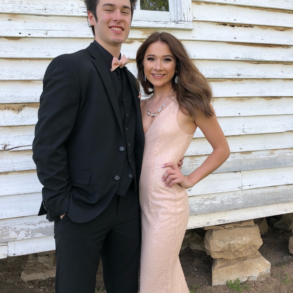 Prom dress - Picture 3 of 8